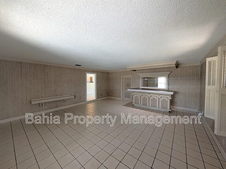 808 N Macdill Ave — Photo 9