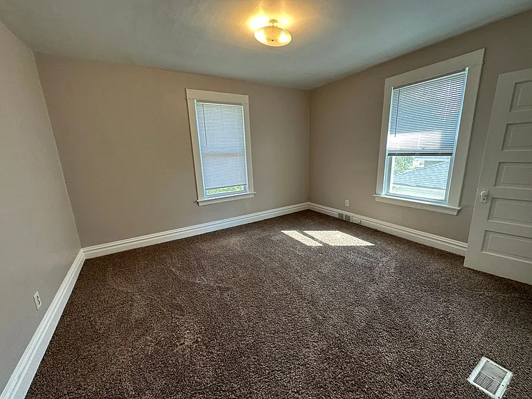 1503 North Ave NE — Photo 12
