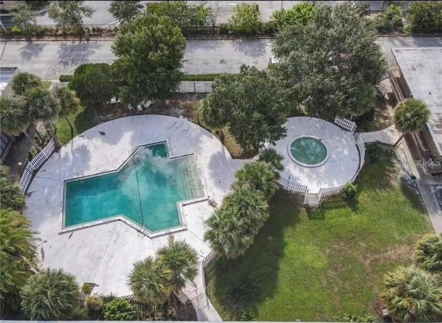 Best Deal In The Area! Newly Renovated Studio Apartment For Rent Available Now - All Utilities In... — Photo 3