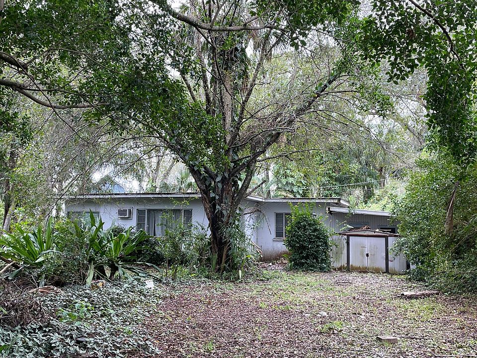 2nd image of 1875 Flora Ln