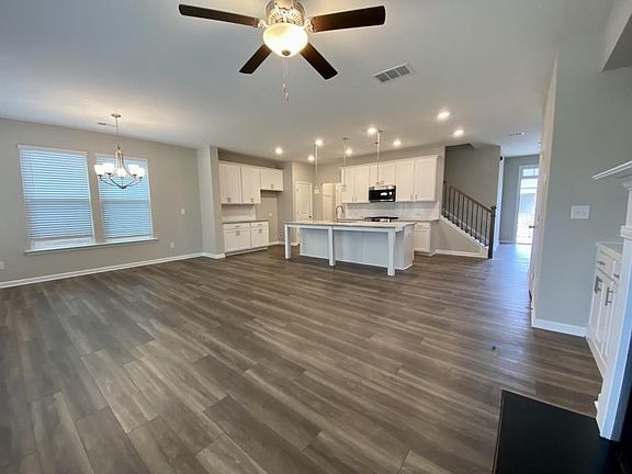 4th image of 3437 Park Pointe Cir