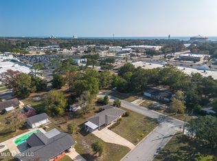 326 Hilton Ave, Biloxi, MS 39531