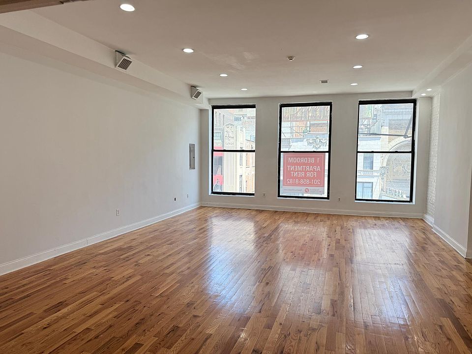 1st image of 194 Market St #300