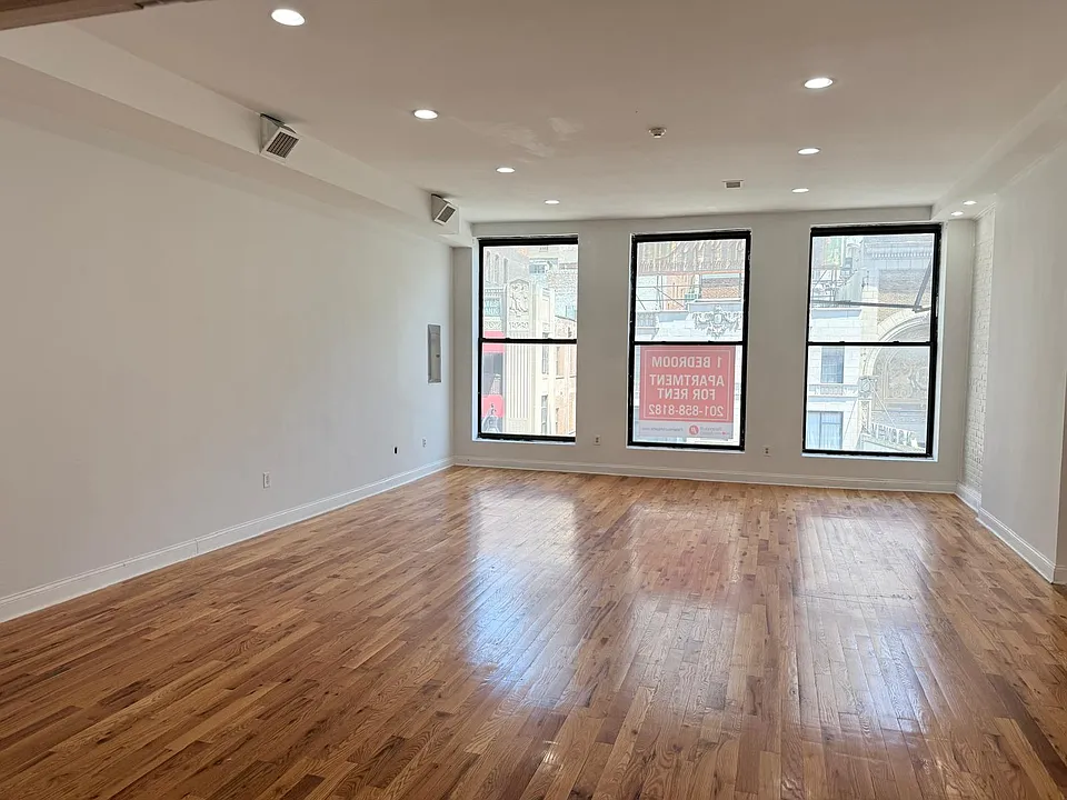 194 Market St #300