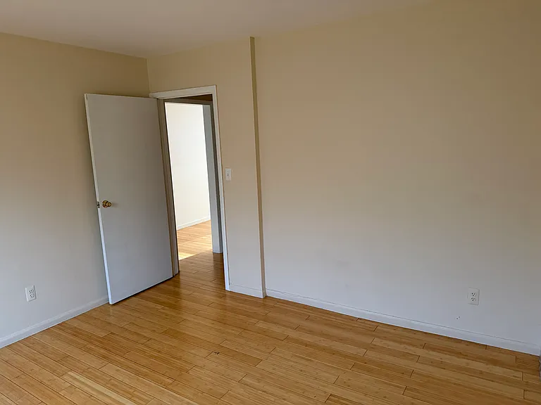 3600 Charles Ct #8 — Photo 8