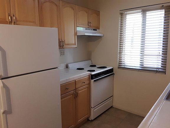 3rd image of 1027 Felspar St APT 3