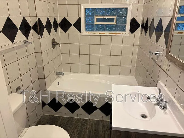 2923 N Delaware St — Photo 21