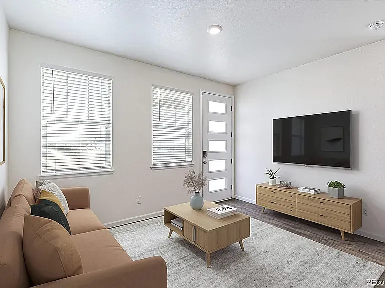 21761 E 7th Ave — Photo 5