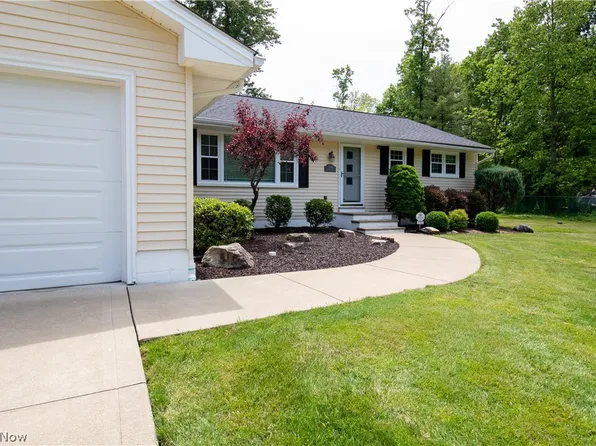 7308 Raccoon Hill Dr, Willoughby, OH 44094