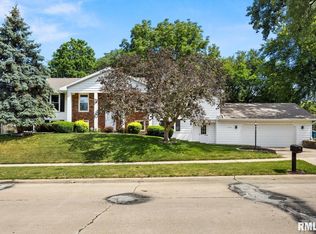 1121 W Austin Dr, Peoria, IL