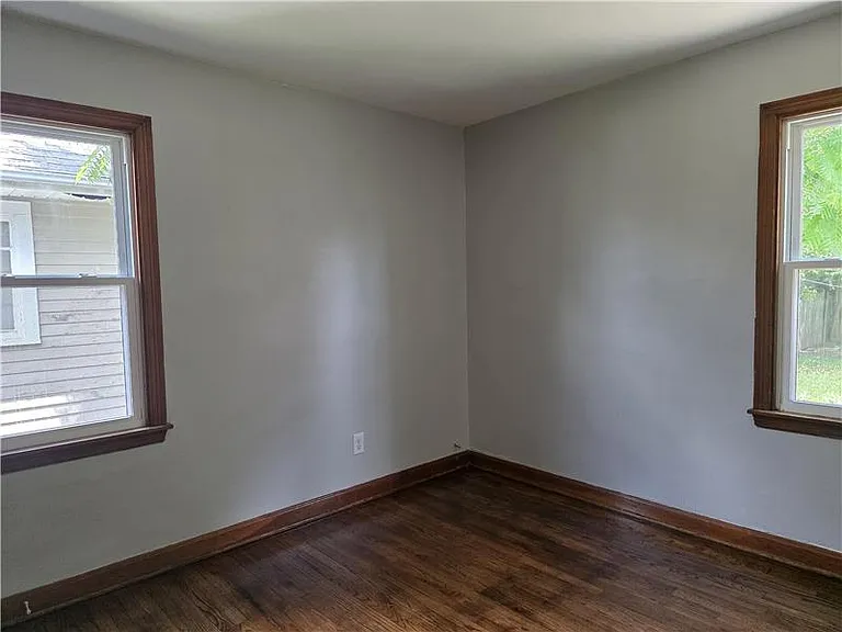 772 S Ogden Ave — Photo 8
