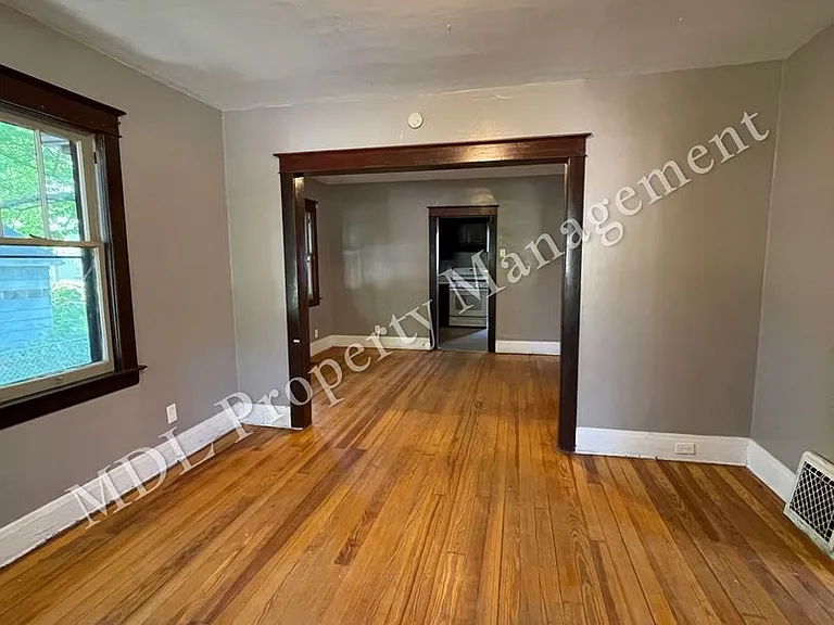 1715 Green St — Photo 17