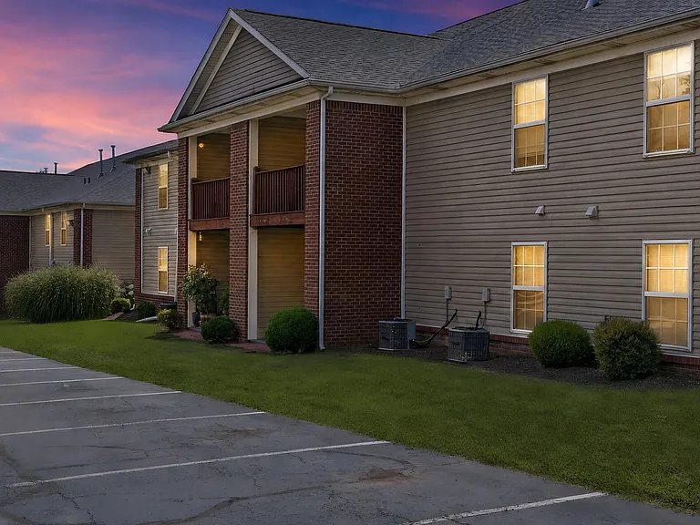 Shelbyville Place — Photo 13