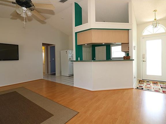 2nd image of 5 Bradford Ct