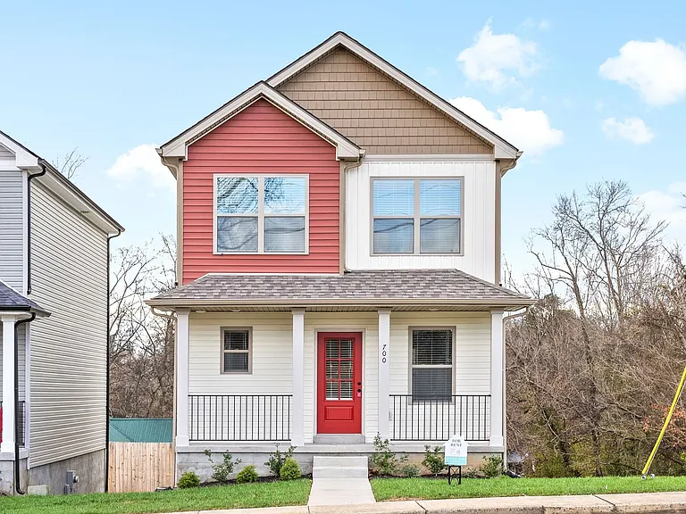 700 Crossland Ave — Photo 1