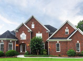 7400 Beaver Farm Ct, Oak Ridge, NC 27310