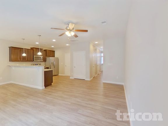 3rd image of 821 Dawsons Park Way