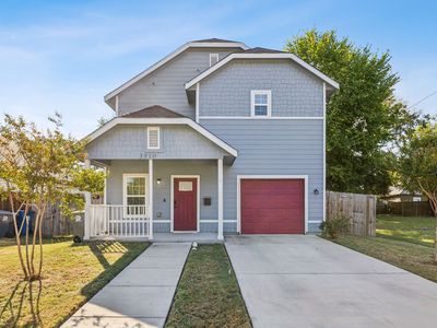 3810 Carl St, Dallas, TX, 75210