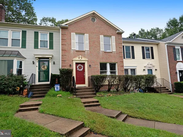 5828 Westwater Ct, Centreville, VA 20121