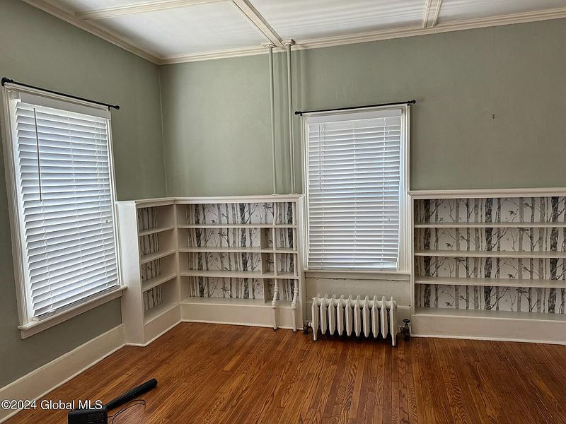 4th image of 5 E Madison Avenue