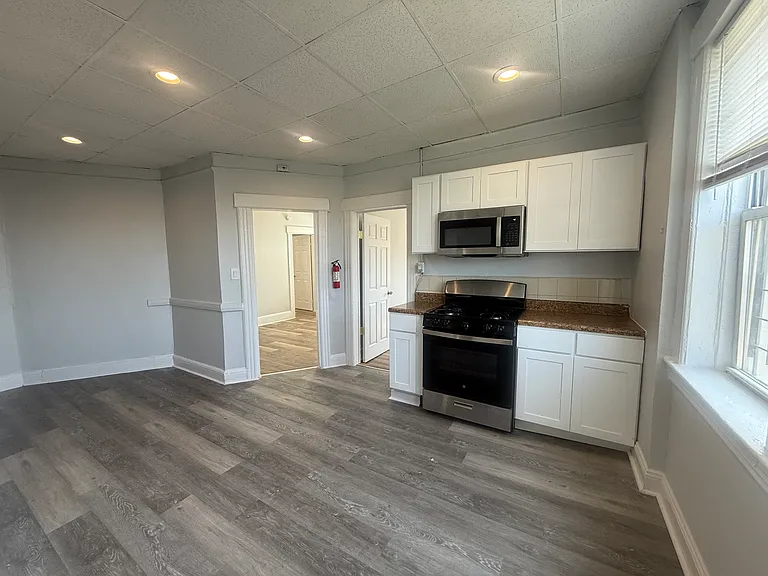 240 Paterson Ave #5 — Photo 14