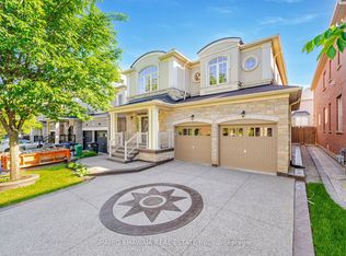 27 Lampman Cres, Brampton, ON L6X3A3