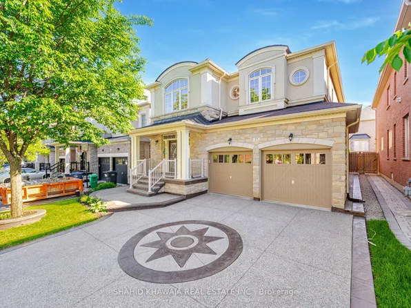 27 Lampman Cres, Brampton, ON L6X 3A3