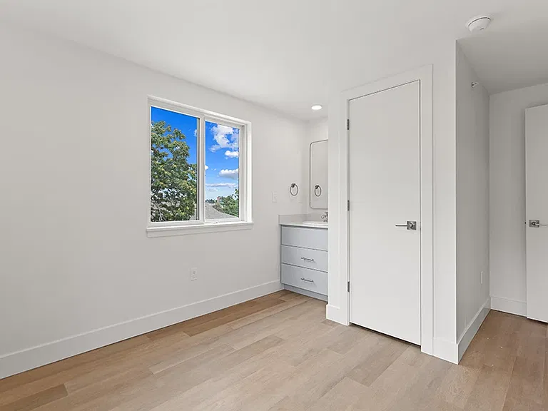 University Hill Apartments — Photo 13