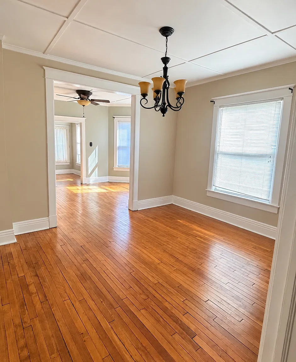 3 bed, 5000 sqft, $1,700 — Photo 2