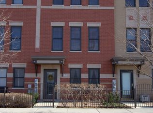 663 W Hobbie St, Chicago, IL 60610