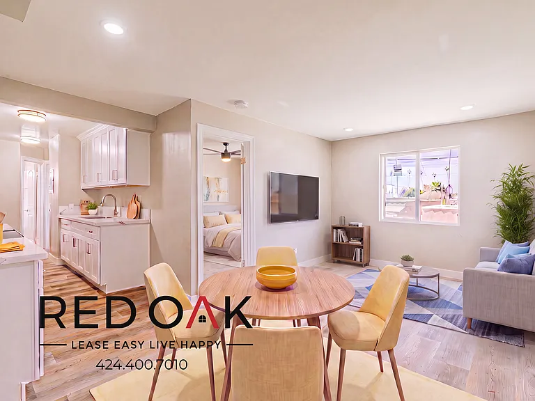 921 W 82nd St #27 — Photo 3