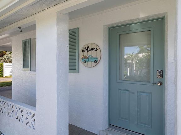 3rd image of 546 SPANISH DRIVE S