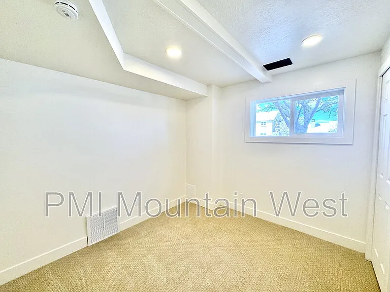 7115 S 2155 E — Photo 22
