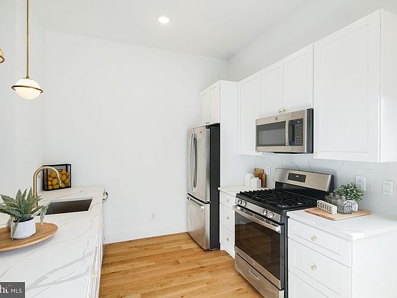 4th image of 3970 Pennsgrove St