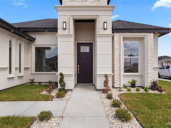 4th image of 2817 E Conroe Rd