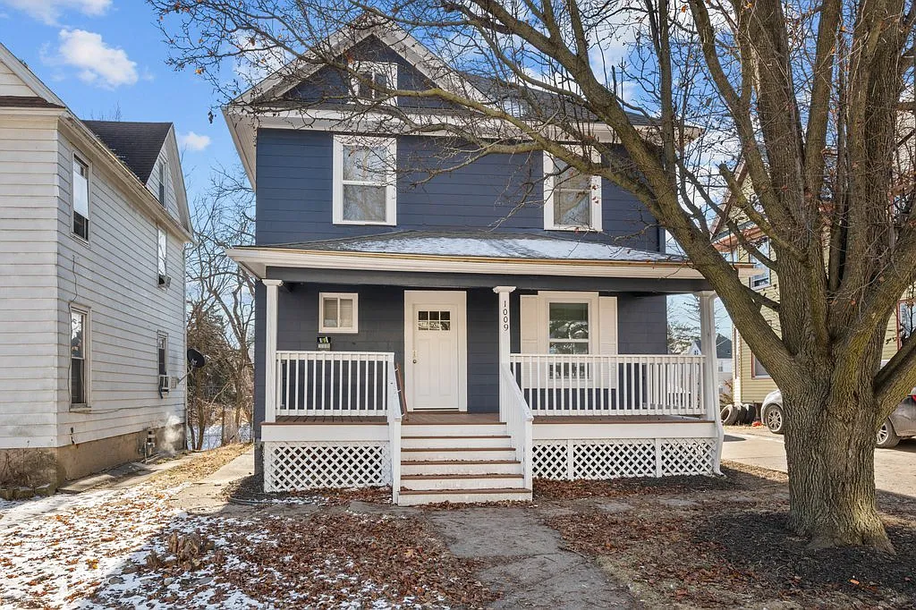 1009 Arlington Ct photo 1