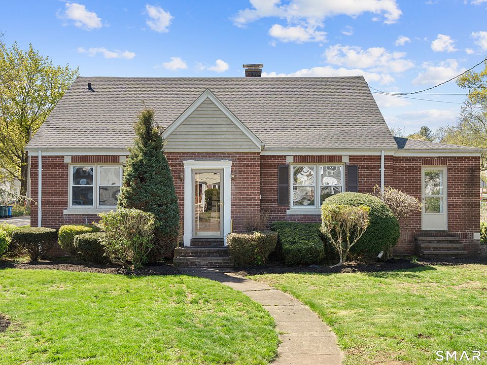 1st image of 10 Barraclough Avenue