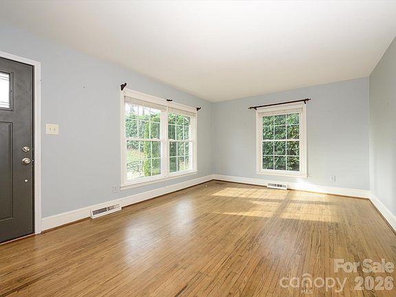 5th image of 2201 Wensley Dr