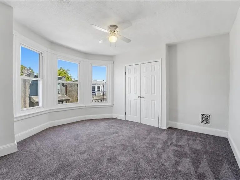 5538 Walton Ave — Photo 9