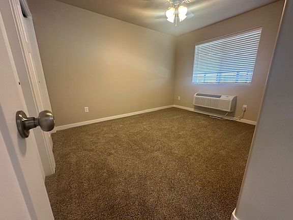 5th image of 1521 Aryn Ln #101