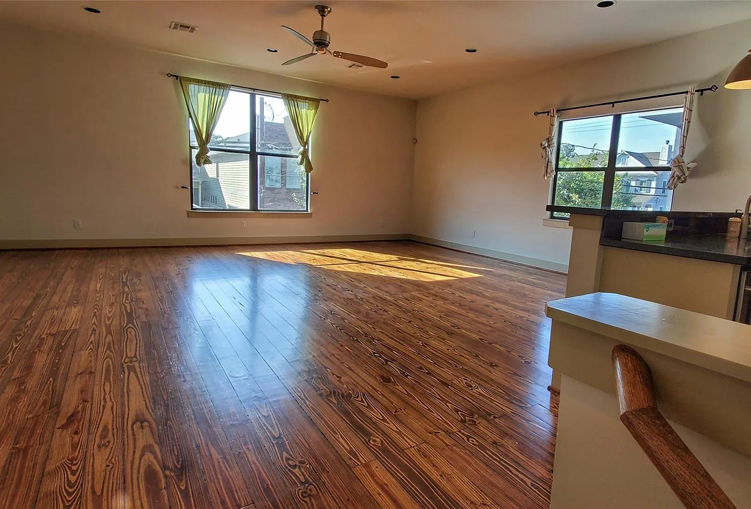 2 bed, 2.5 bath, 1680 sqft, $2,700 — Photo 4