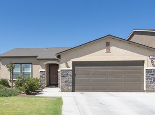 1643 N Arroyo Ct, Visalia, CA