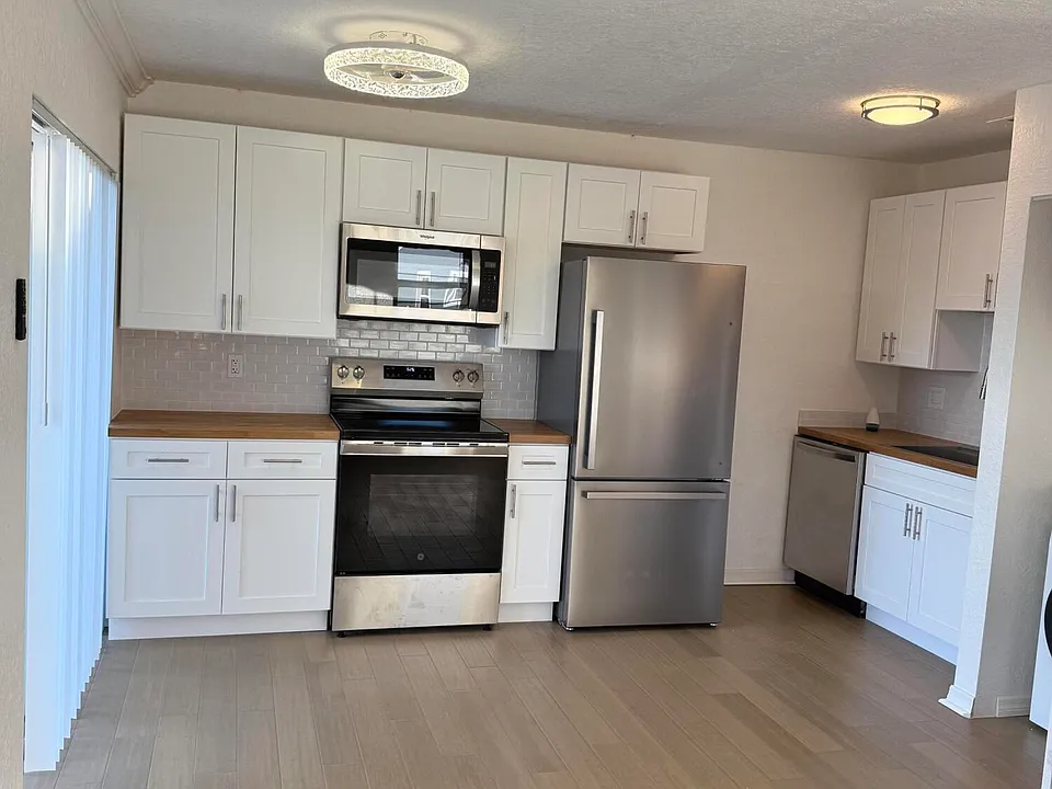 436 Auburn Dr #205