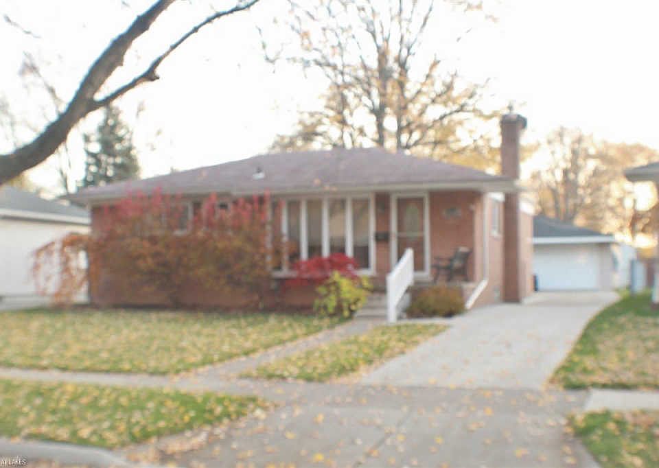 1st image of 22540 Euclid St