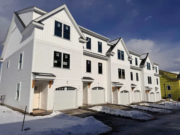 24 Birdie Grove #B, Rochester, NH 03839