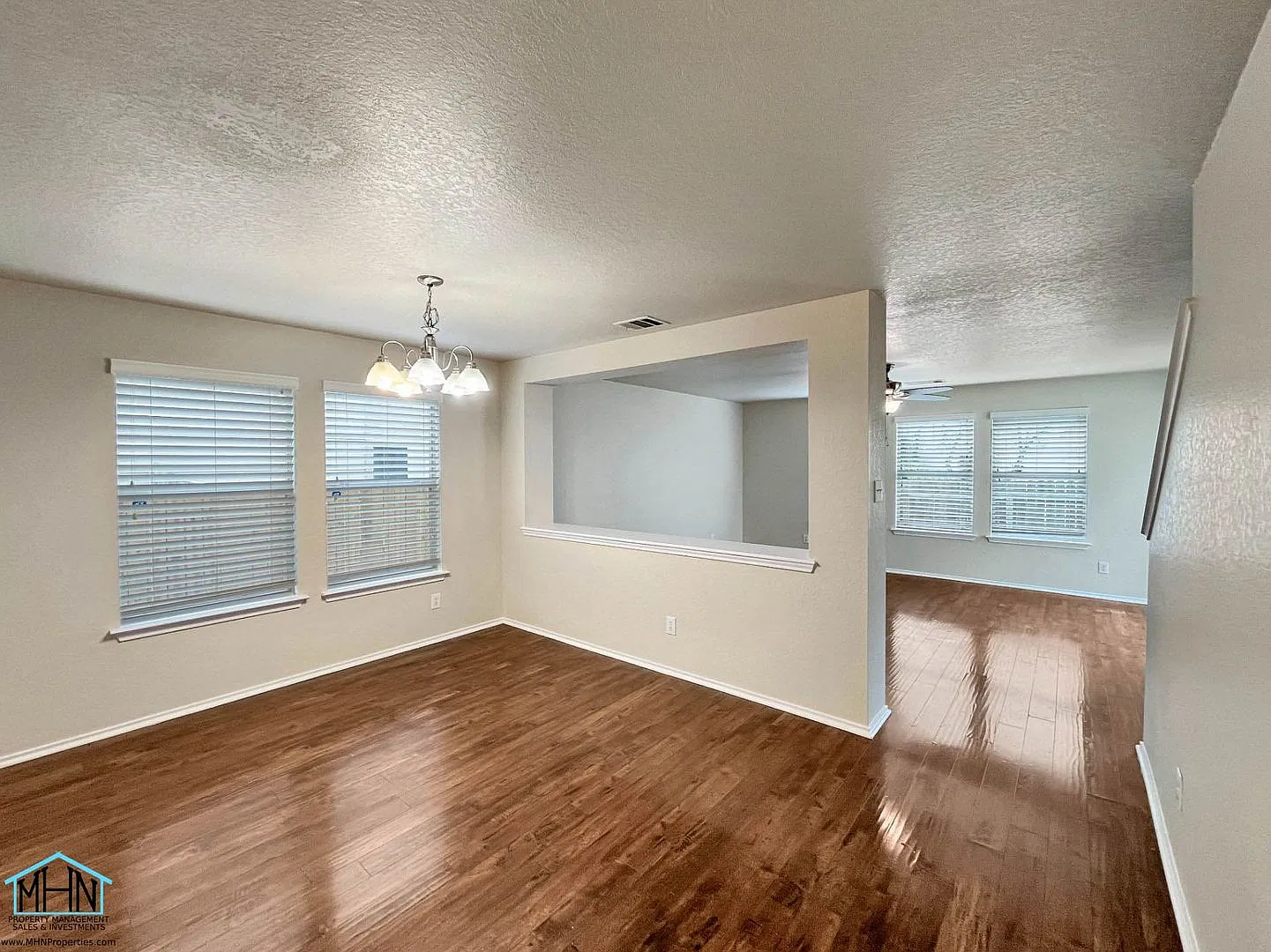 Charming 2 Storey 3-Bedroom, 2.5-Bath Home Conveniently Located Near Randolph Afb & Sammc! — Photo 4