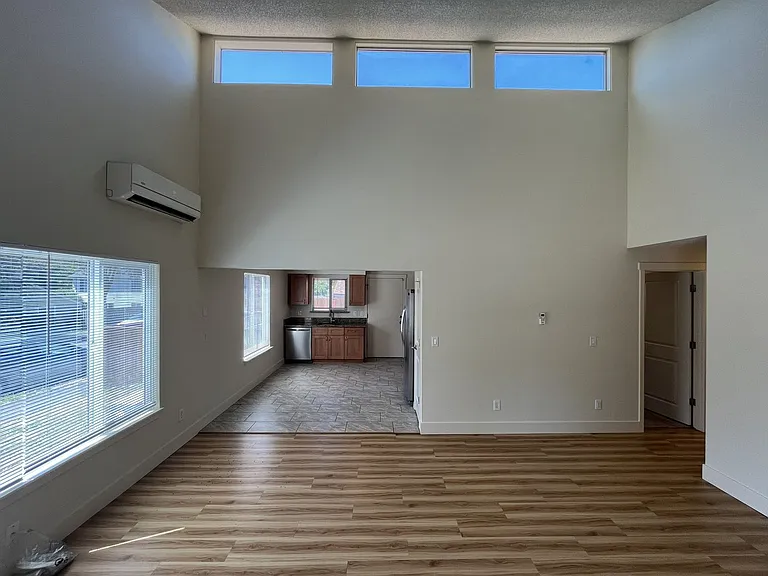 Bright and Airy Home with Stainless Steel Kitchen, Vaulted Ceilings & Washer + Dryer — Photo 29