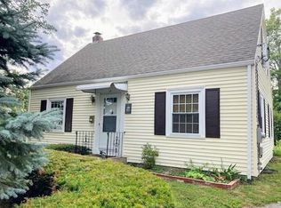 121 Uphill Ave, Warwick, RI 02886