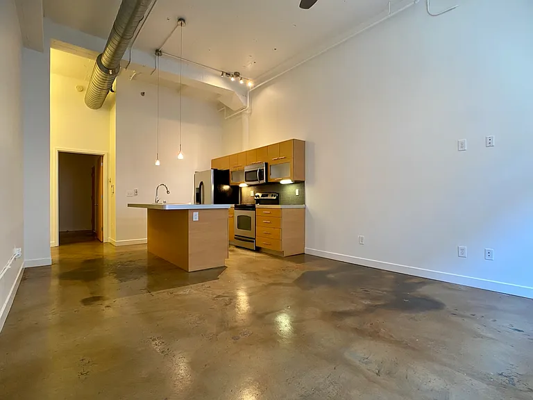 Central Park Lofts — Photo 36