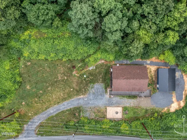 1078 Youngdale Rd, Lock Haven, PA 17745